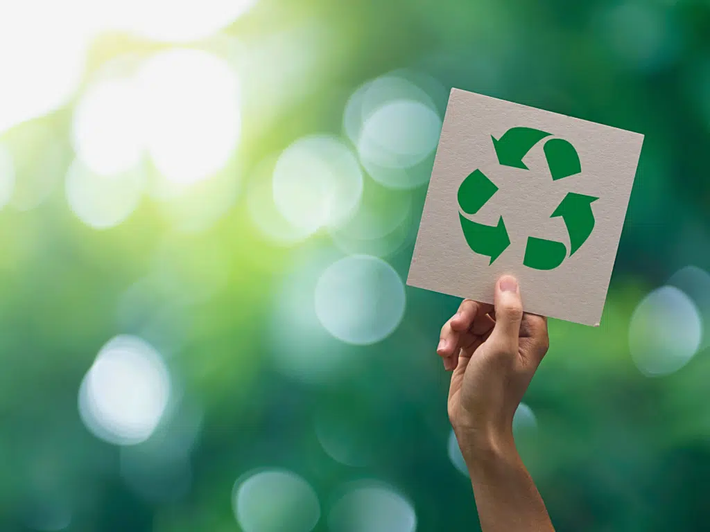 Kierrätysmuovin vastuullinen käyttö.